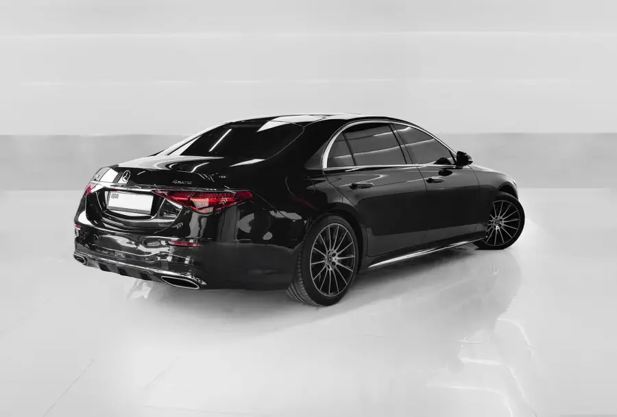 Rent Mercedes S500 Grey in Dubai — Mercedes-Benz — photo 2 of 8