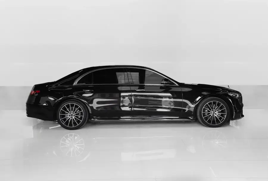 Rent Mercedes S500 Grey in Dubai — Mercedes-Benz — photo 3 of 8