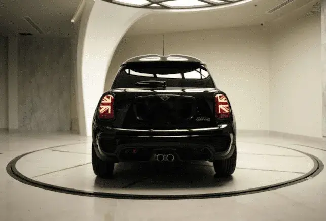 Rent Mini Cooper Black in Dubai — photo 2 of 4