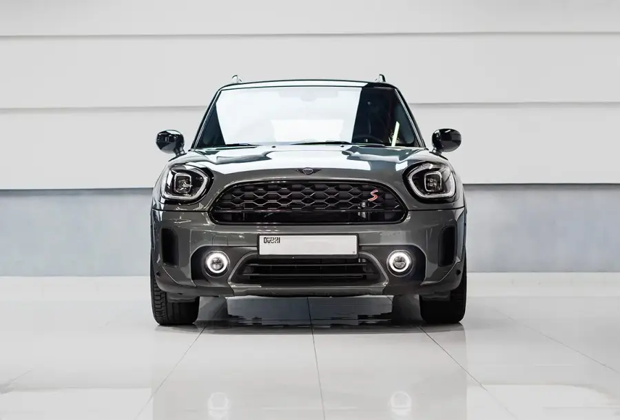 Rent Mini Cooper Countryman Black in Dubai — photo 3 of 8