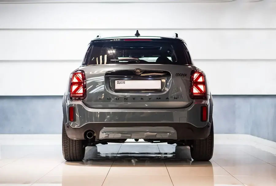 Rent Mini Cooper Countryman Black in Dubai — photo 4 of 8