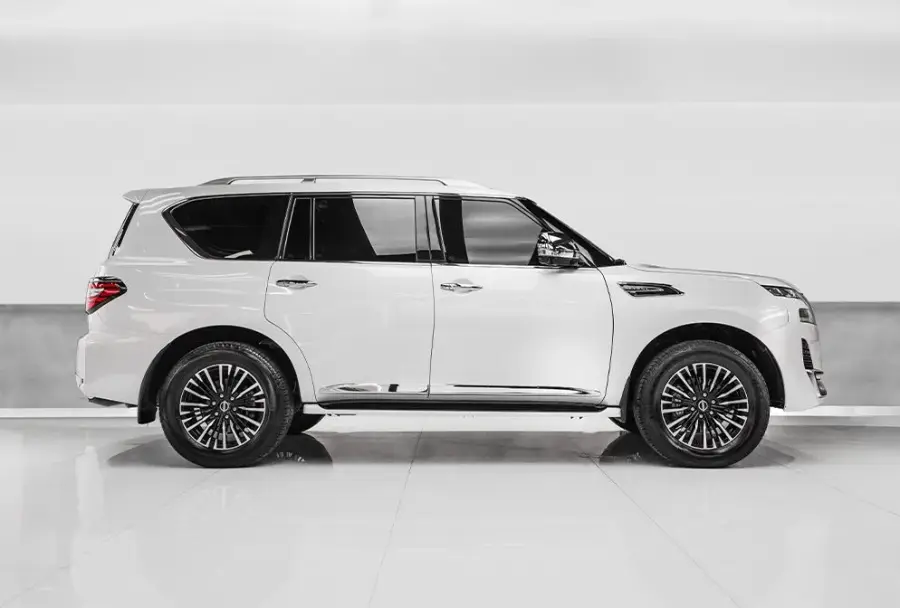 Rent Nissan Patrol White in Dubai — photo 2 of 7