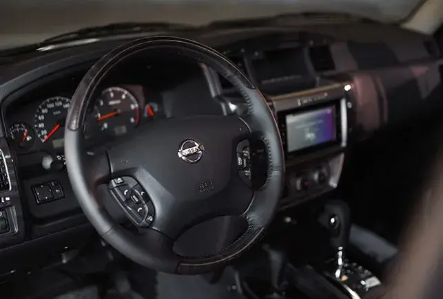 Rent Nissan Super Safari Black in Dubai — photo 5 of 5