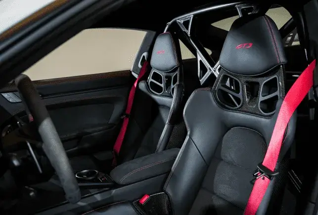 เช่ารถ Porsche GT3 สีเทาในดูไบ — รูปที่ 3 จาก 7