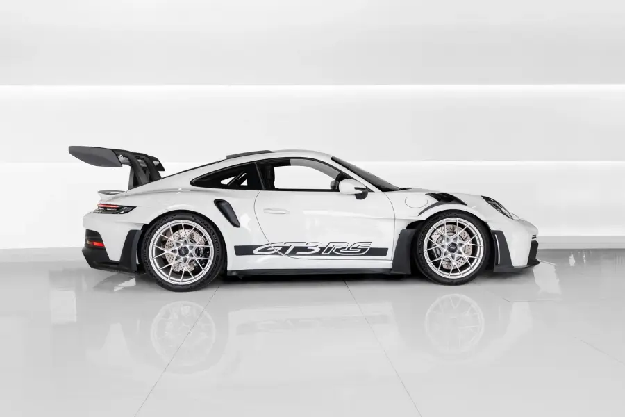 Alquiler de coches Porsche GT3 RS Blanco en Dubái — foto 2 de 9
