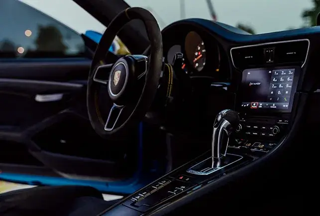 Rent Porsche GT3 RS Blue in Dubai — photo 4 of 7