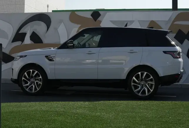 Rent Range Rover Sport White in Dubai — photo 2 of 6
