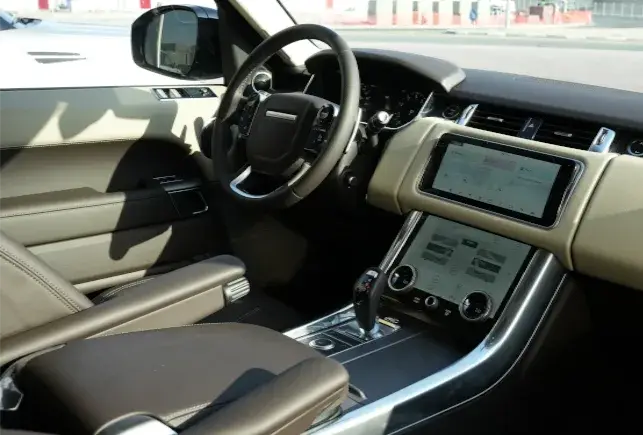 Rent Range Rover Sport White in Dubai — photo 5 of 6