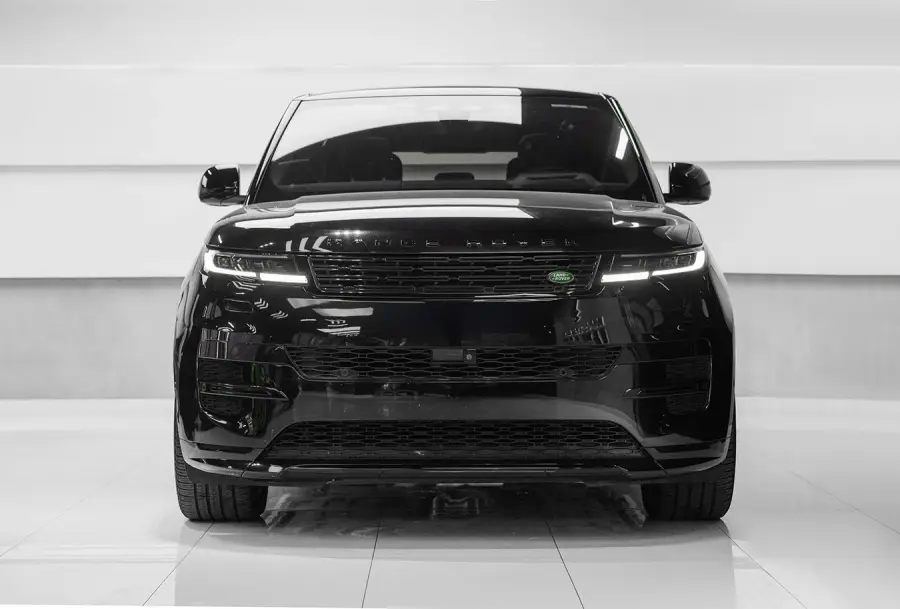 Rent Range Rover Sport Black in Dubai — photo 3 of 7