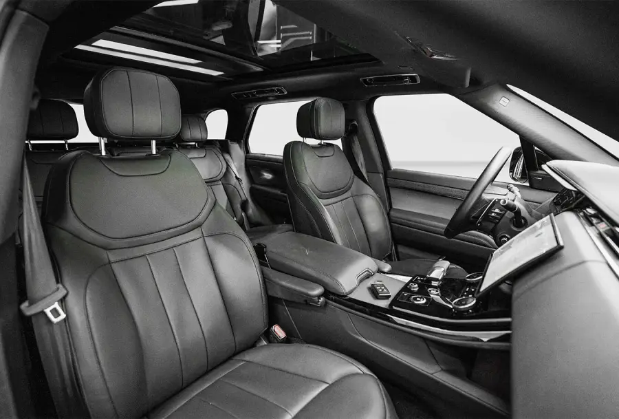 Rent Range Rover Sport Black in Dubai — photo 5 of 7