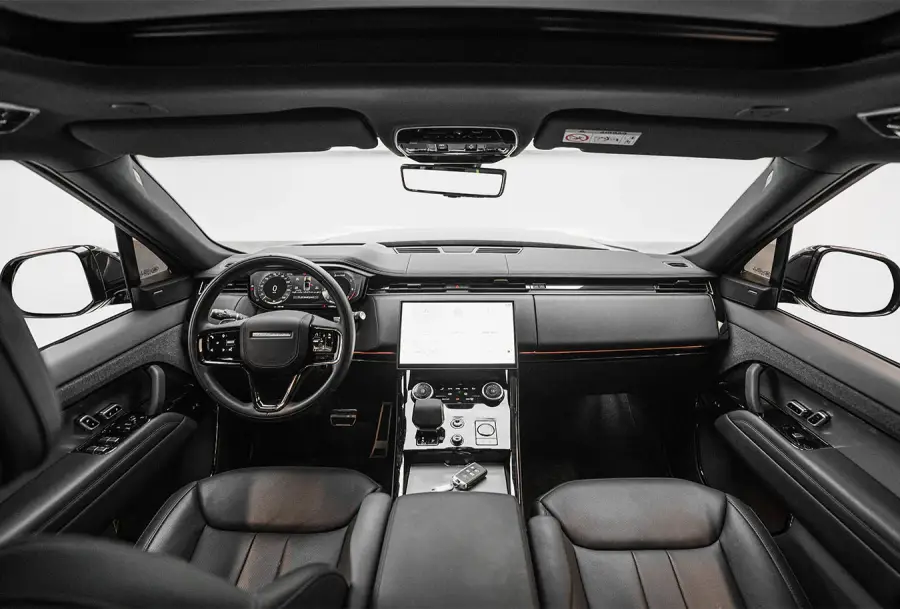 Rent Range Rover Sport Black in Dubai — photo 7 of 7
