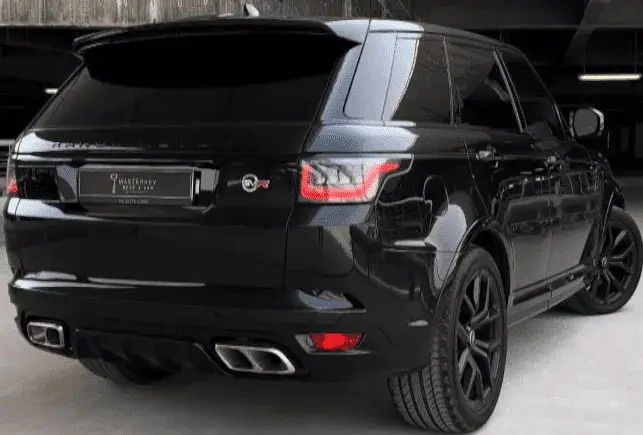 Rent Range Rover SVR Black in Dubai — photo 3 of 4