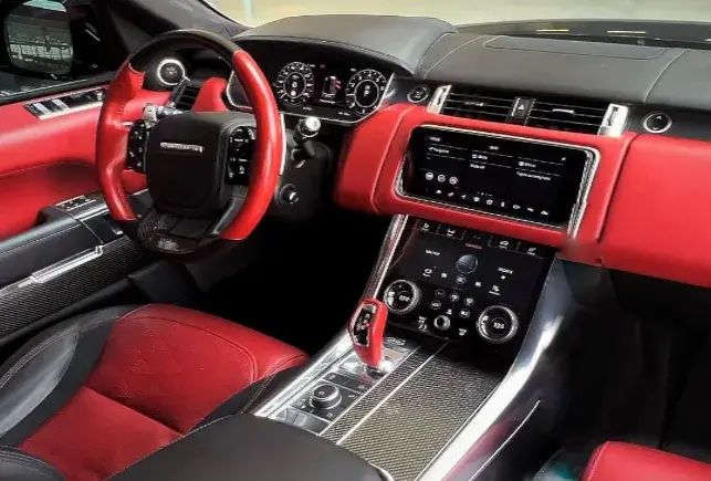 Rent Range Rover SVR Black in Dubai — photo 4 of 4