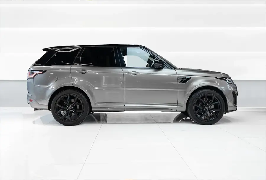 Rent Range Rover SVR Silver in Dubai — photo 3 of 7