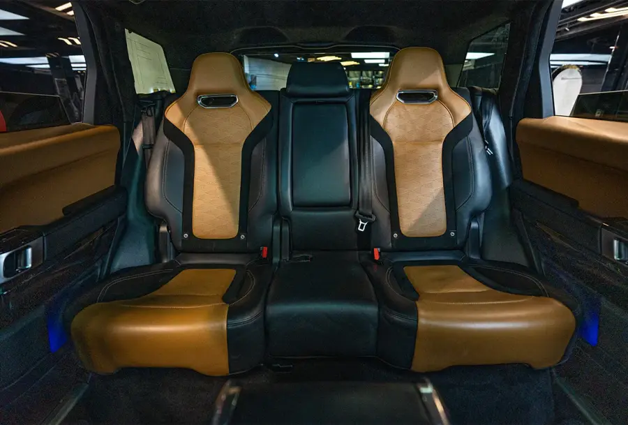 Rent Range Rover SVR Silver in Dubai — photo 5 of 7