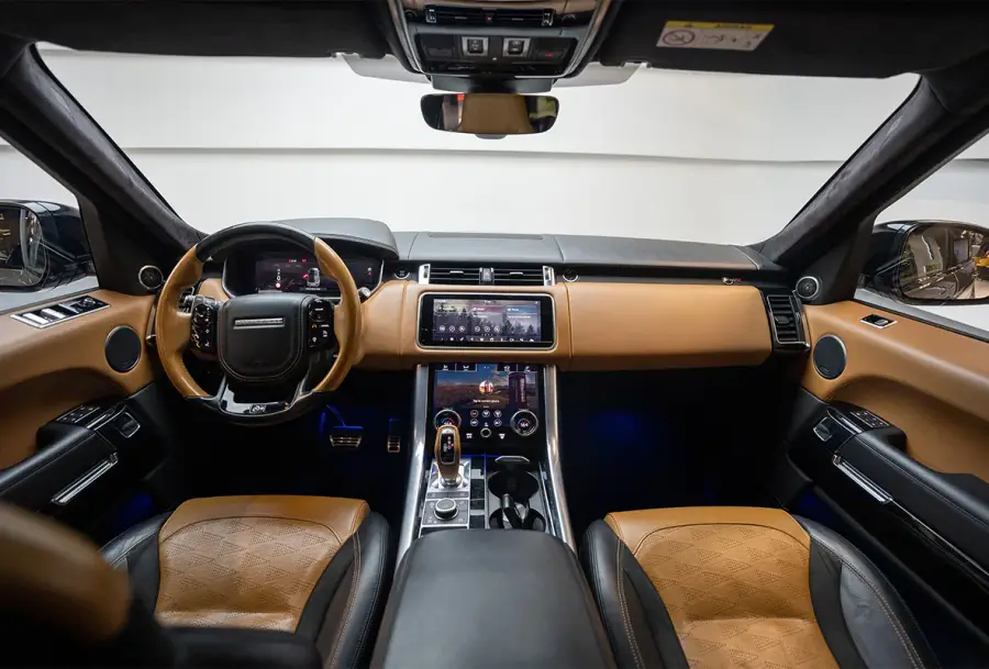 Rent Range Rover SVR Silver in Dubai — photo 7 of 7