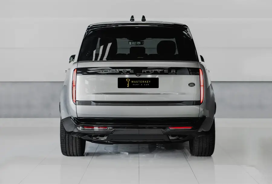Rent Range Rover Vogue Silver in Dubai — photo 2 of 7