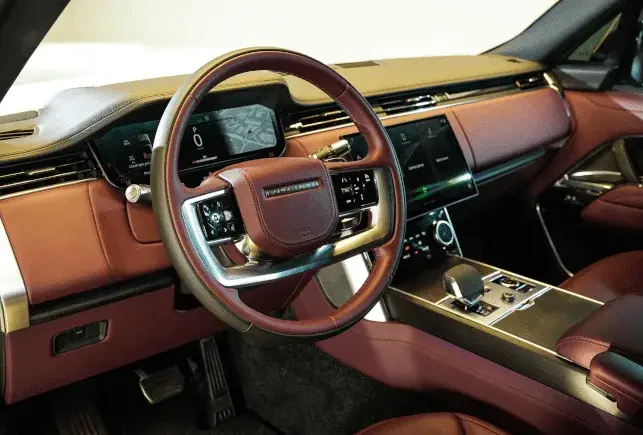 Rent Range Rover Vogue White in Dubai — photo 5 of 6