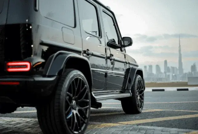 Rent Mercedes G63 Brabus Green in Dubai — Mercedes-Benz — photo 5 of 5
