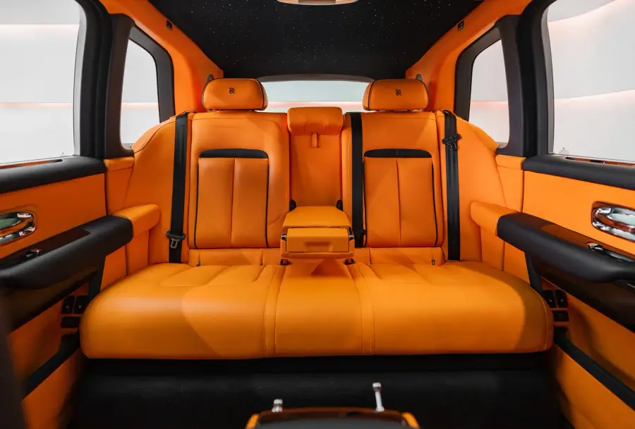 Rent Rolls Royce Cullinan Beige in Dubai — Rolls-Royce — photo 7 of 8