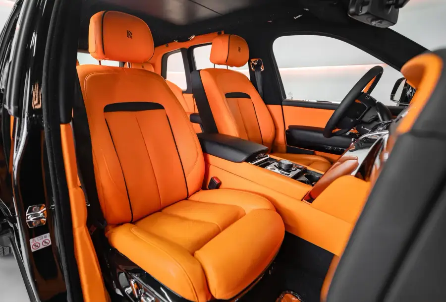 Rent Rolls Royce Cullinan Beige in Dubai — Rolls-Royce — photo 8 of 8