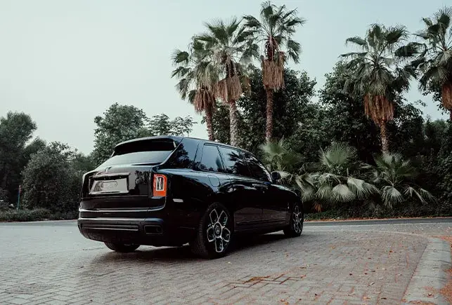 Rent Rolls Royce Cullinan Badge Black in Dubai — Rolls-Royce — photo 3 of 8