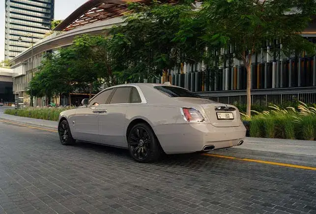 Rent Rolls Royce Ghost Grey in Dubai — Rolls-Royce — photo 3 of 7