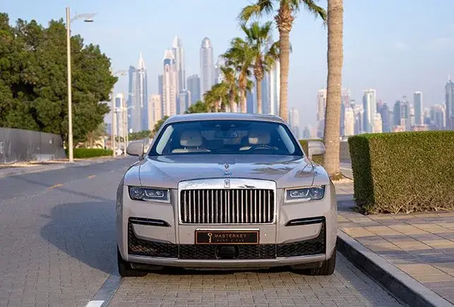 Rent Rolls Royce Ghost Grey in Dubai — Rolls-Royce — photo 5 of 7
