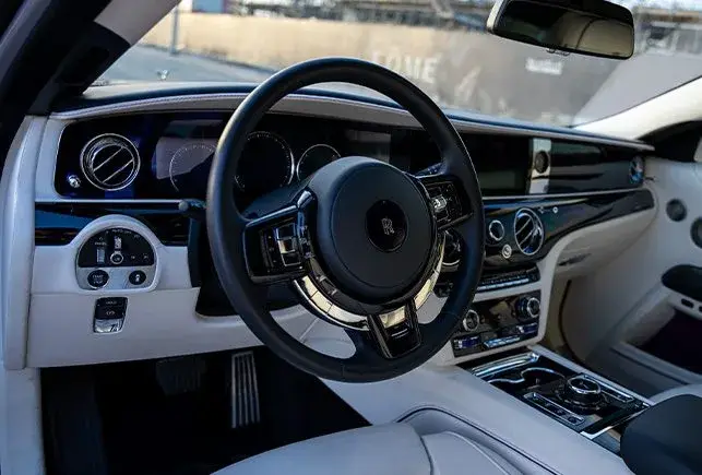 Rent Rolls Royce Ghost Grey in Dubai — Rolls-Royce — photo 7 of 7