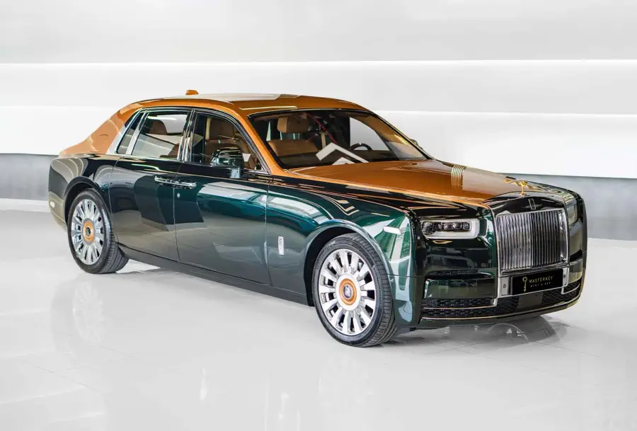 Rent Rolls Royce Phantom Green in Dubai — Rolls-Royce — photo 3 of 7