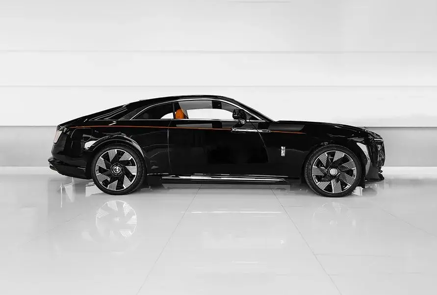 Rent Rolls Royce Spectre Black in Dubai — Rolls-Royce — photo 3 of 8