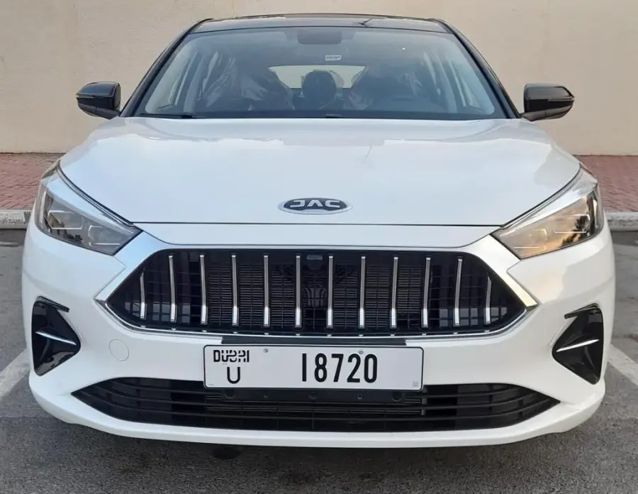 Rent JAC J7 White 2023 in Dubai — photo 2 of 8