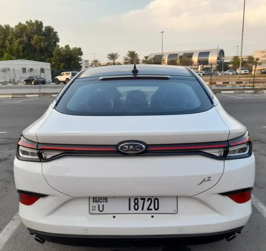 Rent JAC J7 White 2023 in Dubai — photo 4 of 8