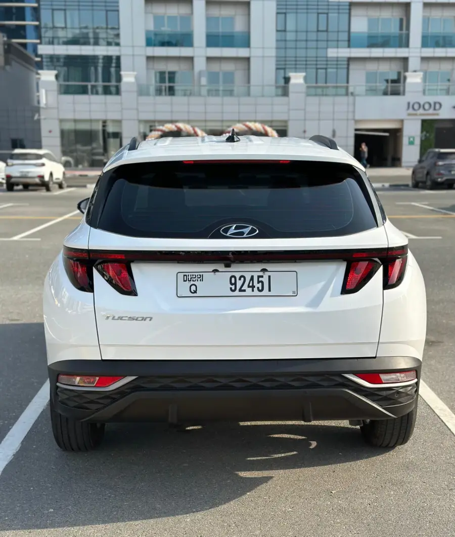 Аренда авто Hyundai Tucson белого цвета 2024 в Дубае в аренду в Дубай, ОАЭ — Hyundai — фото 5 из 7