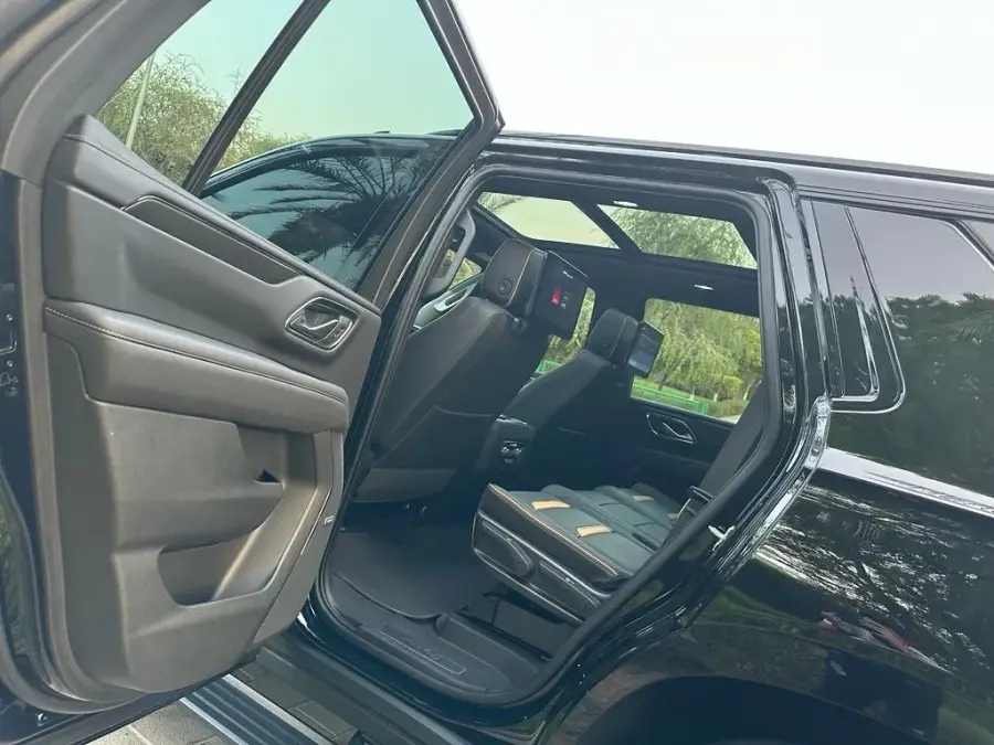 Rent GMC Yukon AT4 Black 2023 in Dubai — photo 11 of 12