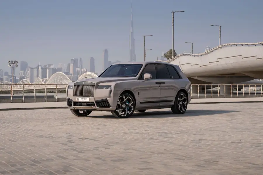 Rent Rolls-Royce Cullinan Brown 2025 in Dubai — photo 4 of 9