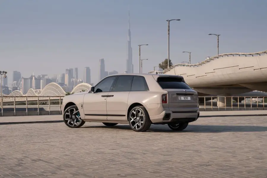 Rent Rolls-Royce Cullinan Brown 2025 in Dubai — photo 5 of 9