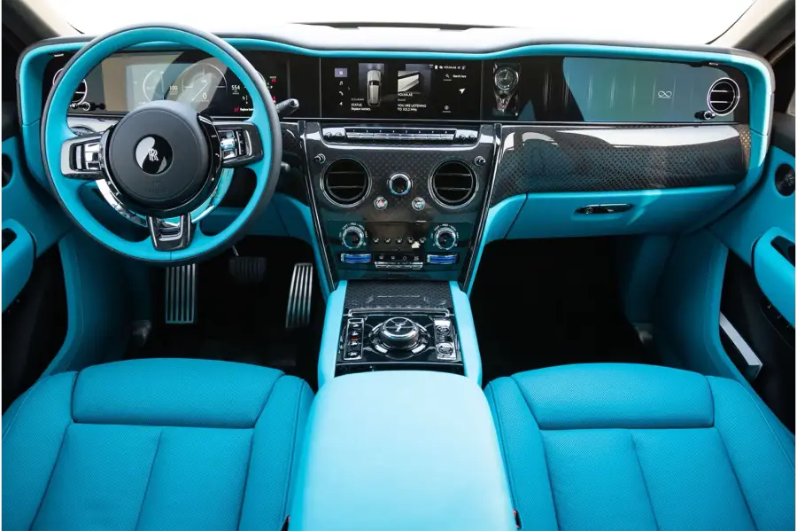 Rent Rolls-Royce Cullinan Brown 2025 in Dubai — photo 8 of 9
