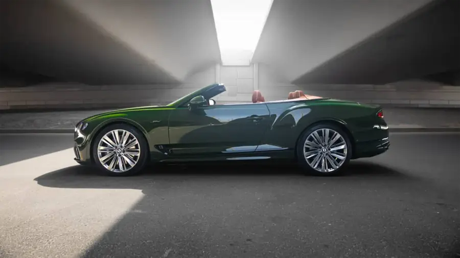 Rent Bentley GTC Green in Dubai — photo 5 of 9
