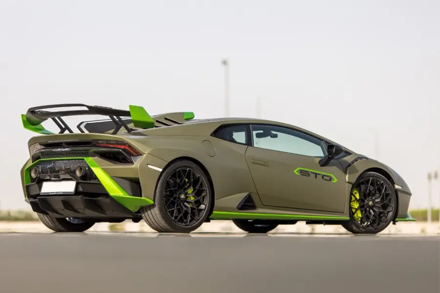 Rent Lamborghini Huracan STO Green in Dubai — photo 2 of 5