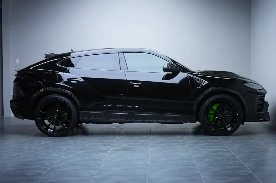 Аренда Lamborghini Urus Mansory Black в Дубае в аренду в Дубай, ОАЭ — Lamborghini — фото 2 из 7