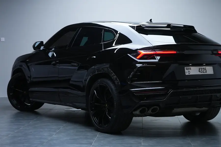 Аренда Lamborghini Urus Mansory Black в Дубае в аренду в Дубай, ОАЭ — Lamborghini — фото 4 из 7