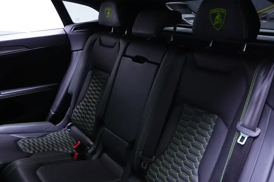 Аренда Lamborghini Urus Mansory Black в Дубае в аренду в Дубай, ОАЭ — Lamborghini — фото 6 из 7