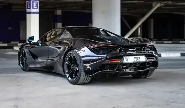 Rent McLaren 720S Black in Dubai — Mclaren — photo 4 of 8