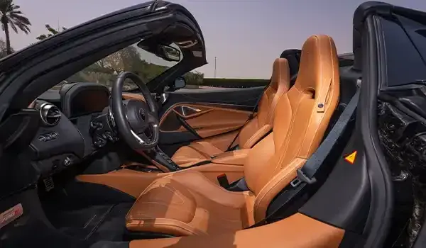 Rent McLaren 720S Black in Dubai — Mclaren — photo 7 of 8