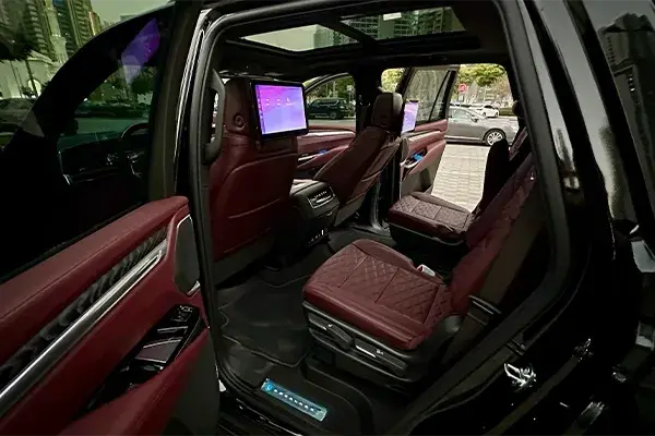 Rent Cadillac Escalade Black 2025 in Dubai — photo 8 of 9