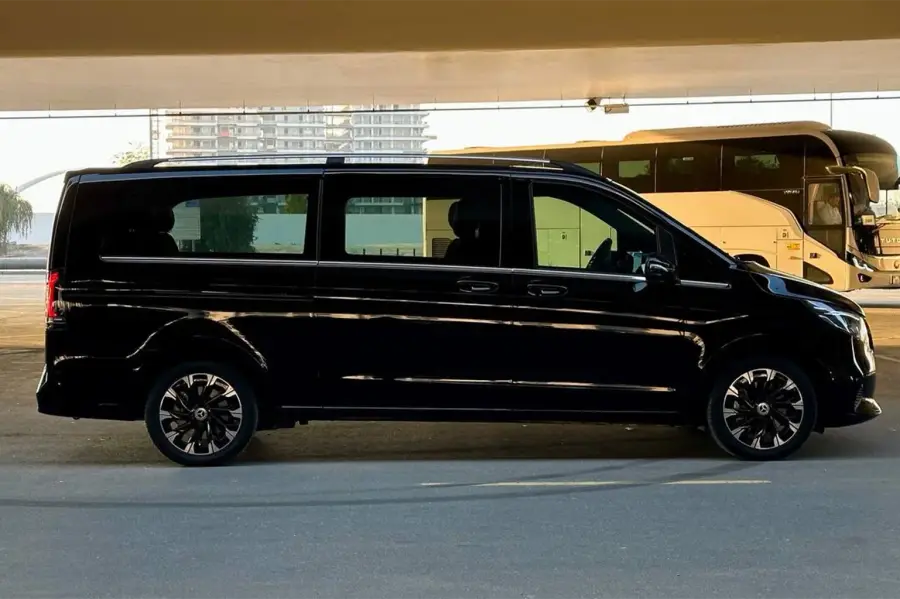 Rent Mercedes-Benz V300 Black 2026 in Dubai — photo 4 of 8