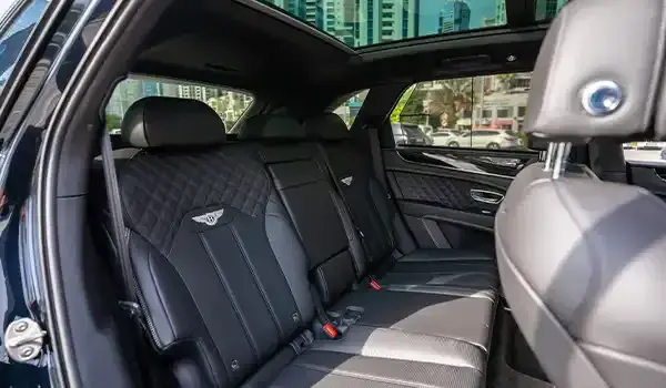 Rent Bentley Bentayga Black in Dubai — photo 7 of 9