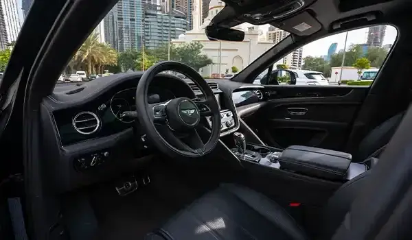 Rent Bentley Bentayga Black in Dubai — photo 9 of 9