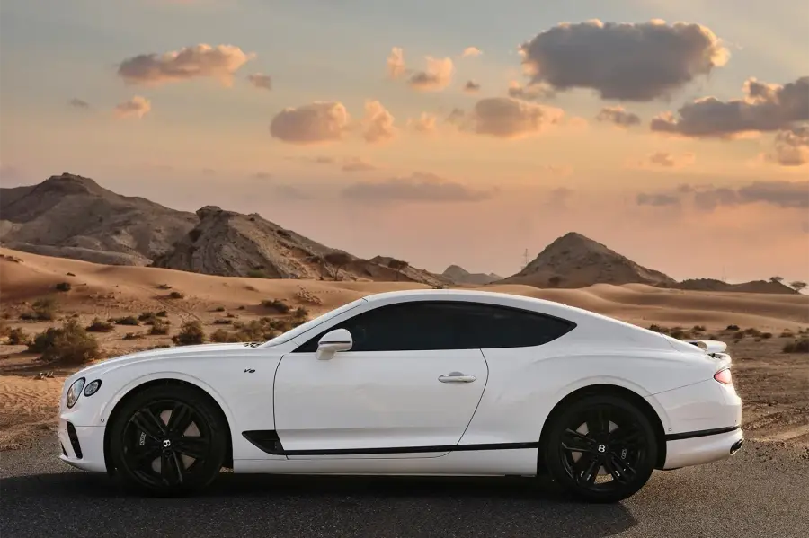 เช่ารถ Bentley Continental GT สีขาวในดูไบ — รูปที่ 3 จาก 6